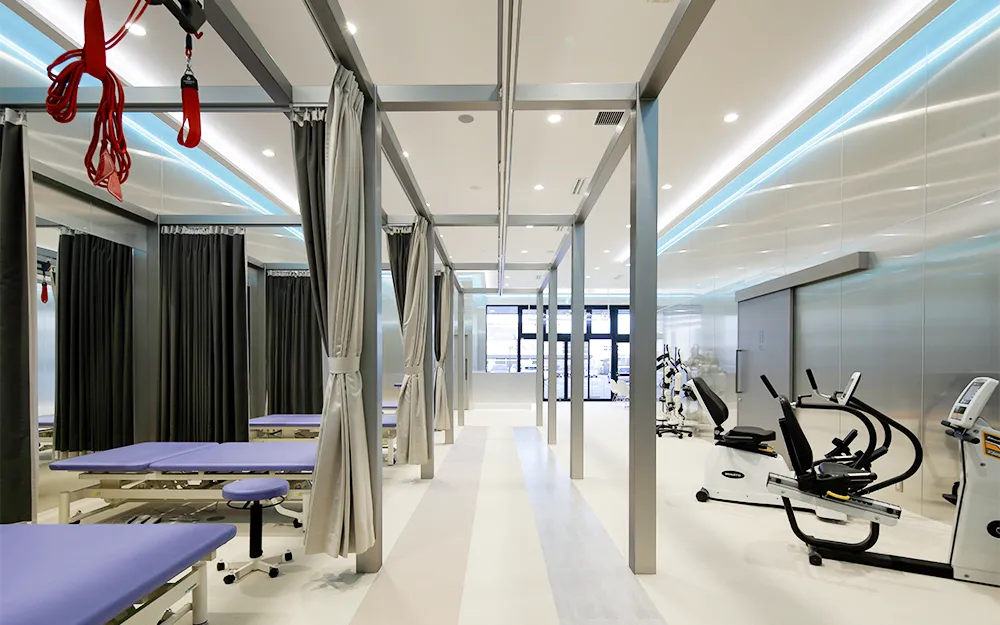 九州再生医療センター内に設けられたリハビリセンターの写真